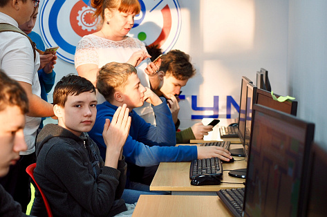 В Ханты-Мансийске школьников приглашают на бесплатные занятия по IT