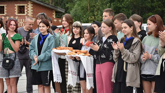 В Кондинском районе школьники устроили праздник для сверстников из Макеевки