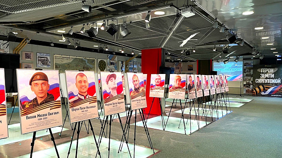 В Сургуте открыли выставку о героях, погибших на СВО