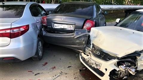 В Когалыме из-за неудачного разворота пострадали 4 машины
