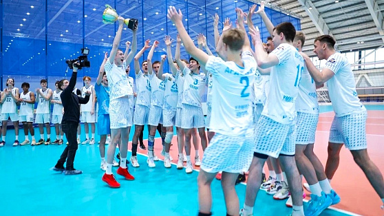 Волейболисты Ханты-Мансийска выиграли регулярный чемпионат