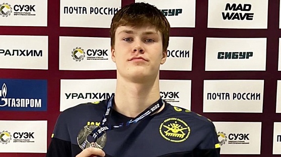 Югорский пловец выиграл серебро первенства России