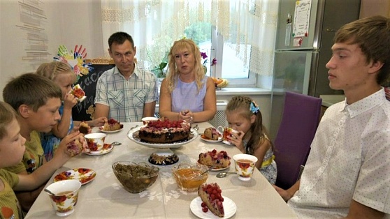 Многодетная семья из Нижневартовска получила титул «Семья года»