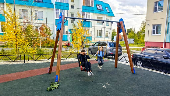 В Новоаганске построили новую детскую площадку