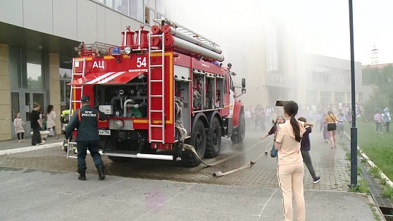 Нефтеюганские пожарные провели квест-эвакуацию