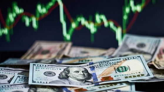 Доллар США впервые за 4 года опустился ниже 60 рублей