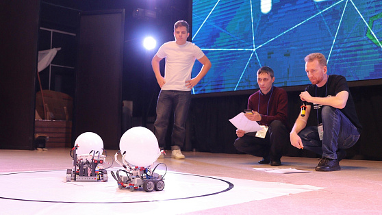 Дети из Когалыма взяли золото на международном конкурсе робототехники