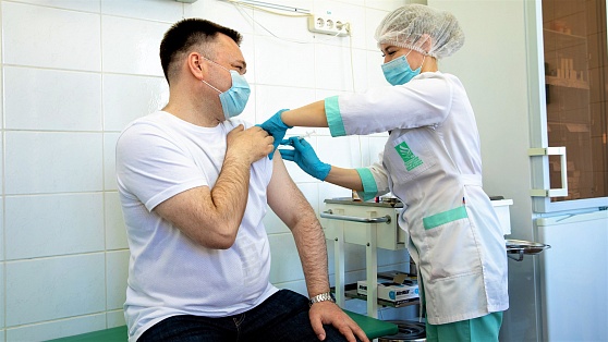 50% югорчан завершили вакцинацию против коронавируса