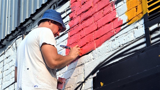 Жители Нижневартовска смогут раскрасить стену