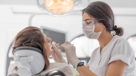 В Югре работают больше 700 стоматологов