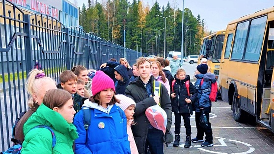 В Ханты-Мансийке 24 ребенка из Донбасса начали учебу