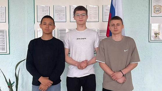 На Урале студенты спасли из огня бабушку