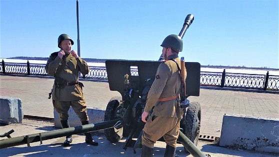 В Сургуте в честь Дня Победы каждый день палит пушка