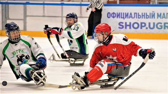 Следж-хоккейная команда «Югра» с уверенной победы начала чемпионат России