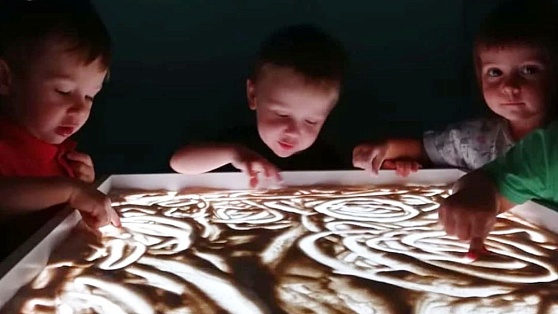 В Сургуте детей из Макеевки научат рисовать песком