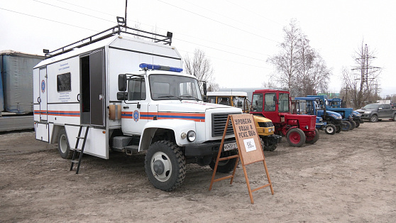 Передвижной пост спасателей работает вблизи Нижневартовска