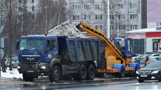 Сургутские коммунальщики в этом году получили около 400 предостережений - почти все из-за уборки снега