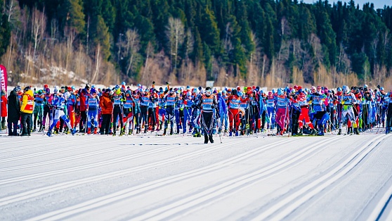 Мороз - это друг или враг? В Ханты-Мансийске завершился первый соревновательный день Югорского лыжного марафона