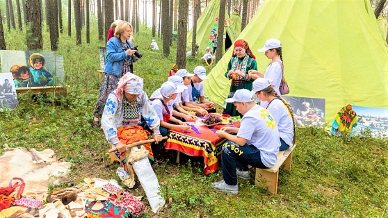 Дети из Макеевки стали гостями «ЧУМового фестиваля» в Сургутском районе