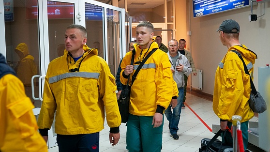 В Югру вернулись пожарные, которые тушили леса Красноярского края и Иркутской области