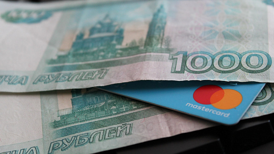 Сургутянин по «указке» мошенников отдал 350 тысяч рублей