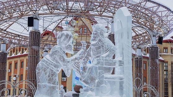 В центре Ханты-Мансийска завершили стройку ледового городка