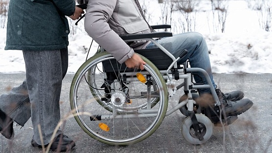 Югорчан научат правилам ухода за инвалидами