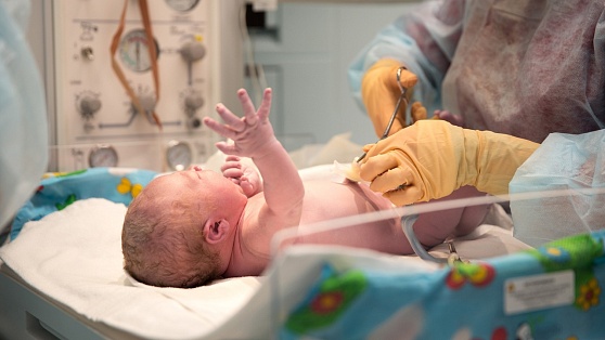 Младенцев в Югре с рождения проверяют на 36 заболеваний