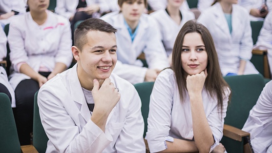В два раза больше выпускников медицинских вузов трудоустроят в этом году в Югре