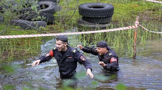 Как сургутские полицейские тренируются перед службой