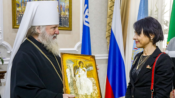 В Кафедральный собор Ханты-Мансийска передали икону из Сербии