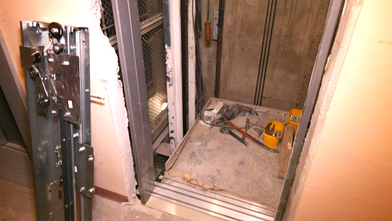 В Сургуте устанавливают обстоятельства падения кабины лифта