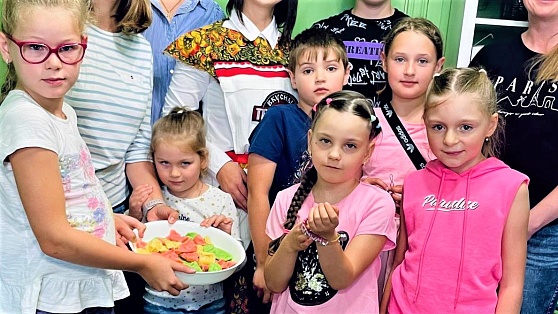 Детей из Донецка нижневартовские повара научили лепить пельмени