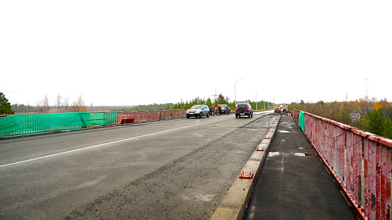 В Когалыме открыли движение через мост на Повховском шоссе