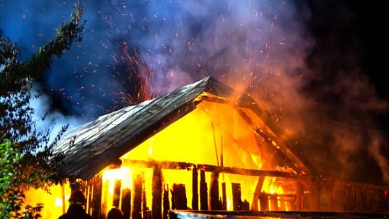 Под Тюменью от огня пострадали 13 домов в небольшом селе