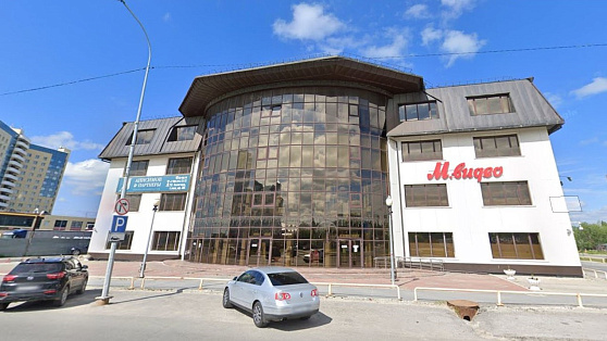 В столице Югры приставы приостановили работу крупного торгового центра