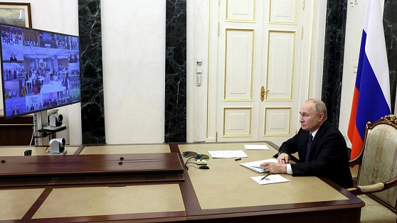 Владимир Путин открыл в Югре молодёжный образовательный центр