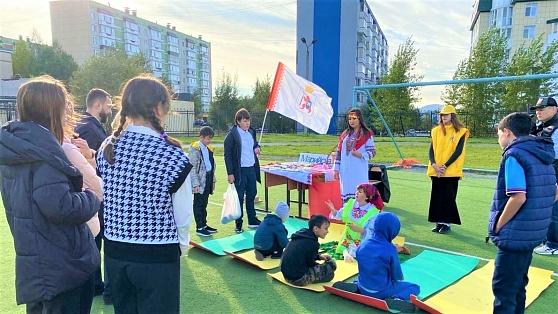Школьницы из Пыть-Яха устроили межнациональный фестиваль