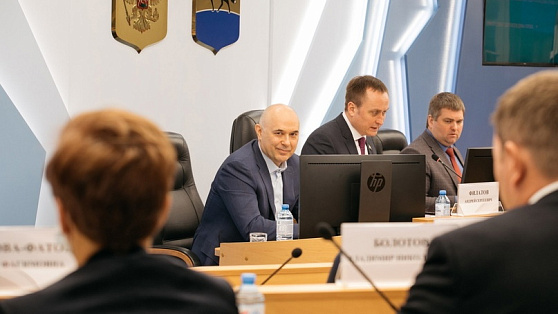 Сегодня депутаты Сургута приняли отставку главы города Андрея Филатова