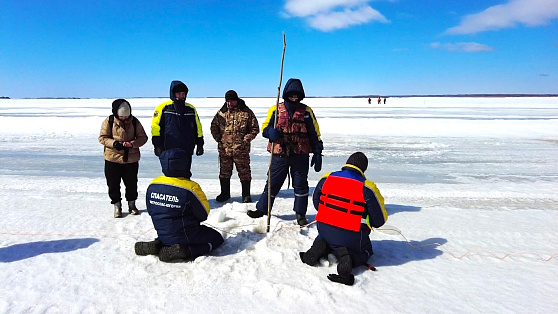 Зачем югорские спасатели вышли на тонкий лёд Иртыша?