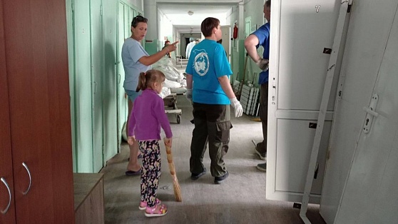 Югорские добровольцы помогают восстановить онкологический центр в Донбассе