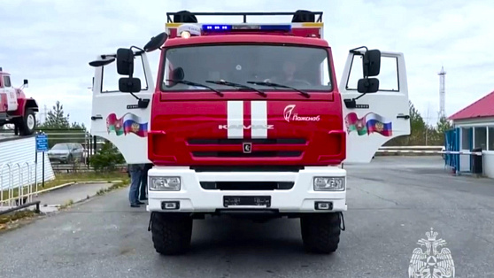 В Лянтор прибыл пожарный автомобиль в уникальной комплектации