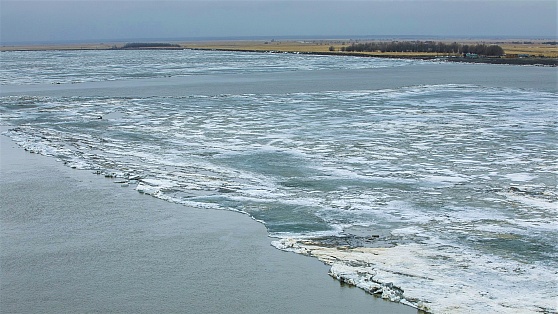 Ледоходу на Иртыше осталось пройти около 100 километров до устья