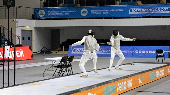 Ханты-мансийские фехтовальщики до 11 лет заняли весь пьедестал почёта на региональных соревнованиях