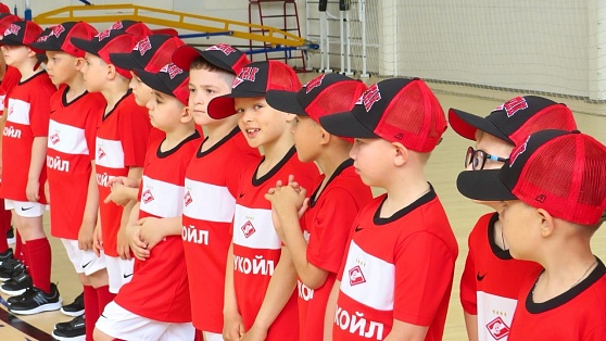 Юные футболисты тренируются с лучшими педагогами академии «Спартак»