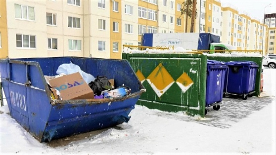Жители Когалыма запутались в назначении мусорных контейнеров