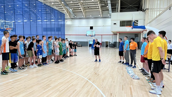 В Югре открылась смена «Школы баскетбола»
