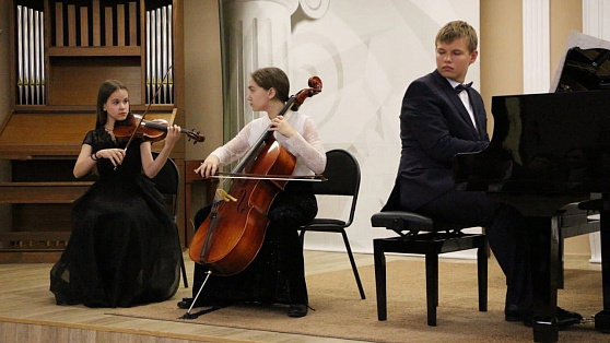 Благотворительный концерт для помощи детям с ДЦП провели в нижневартовской детской школе искусств
