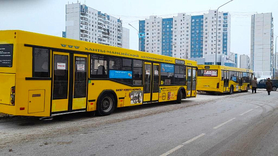 Жители Нижневартовска не довольны простоями автобусов на конечной остановке