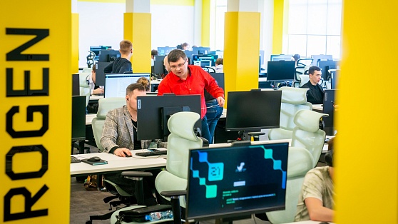 Влюблённые в программирование обучаются в «Школе 21» в Сургуте
